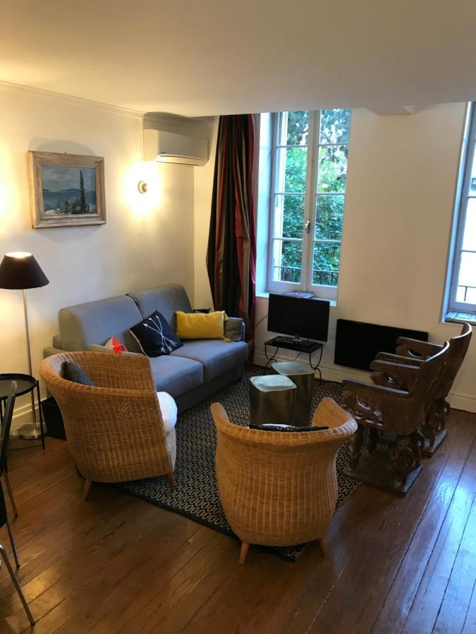 Duplex Face Au Palais Apartment Avignon Bagian luar foto