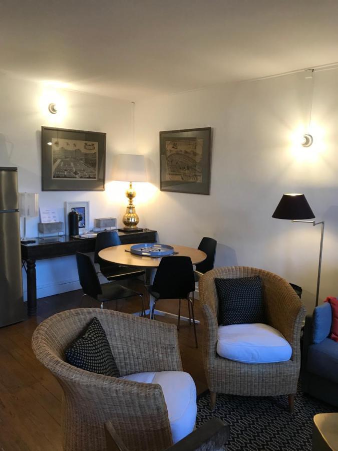 Duplex Face Au Palais Apartment Avignon Bagian luar foto
